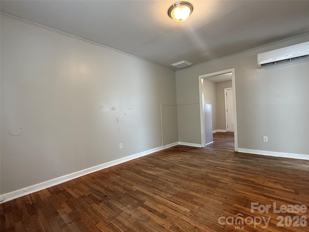 102 E Bradley Street - Photo 3