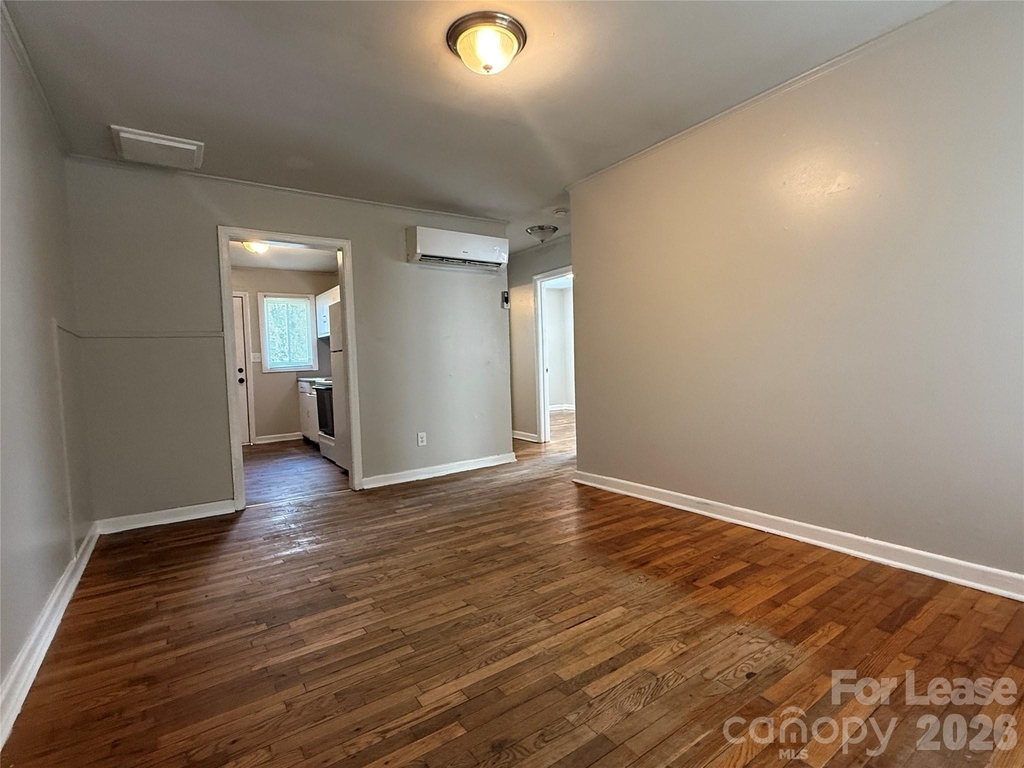 102 E Bradley Street - Photo 2
