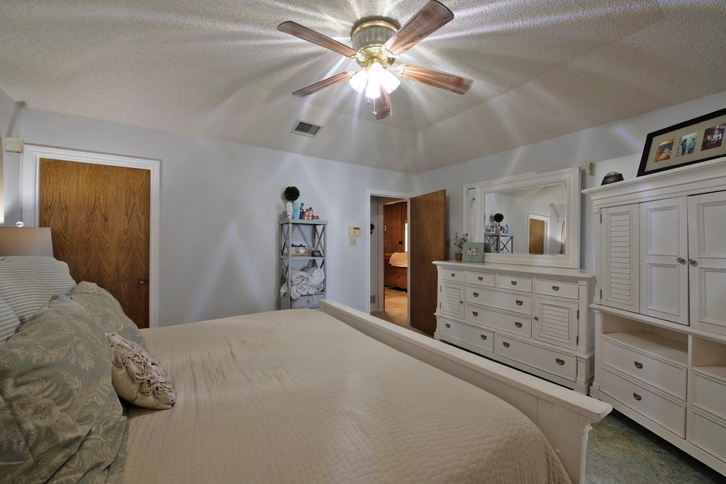 4709 Knollview Lane - Photo 18