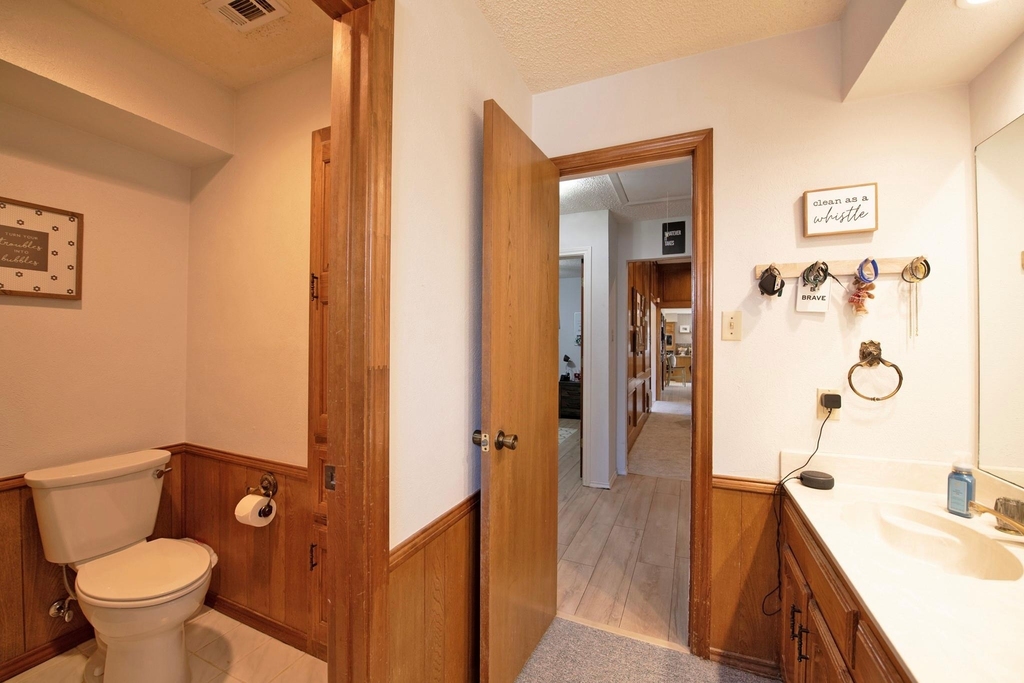 4709 Knollview Lane - Photo 1