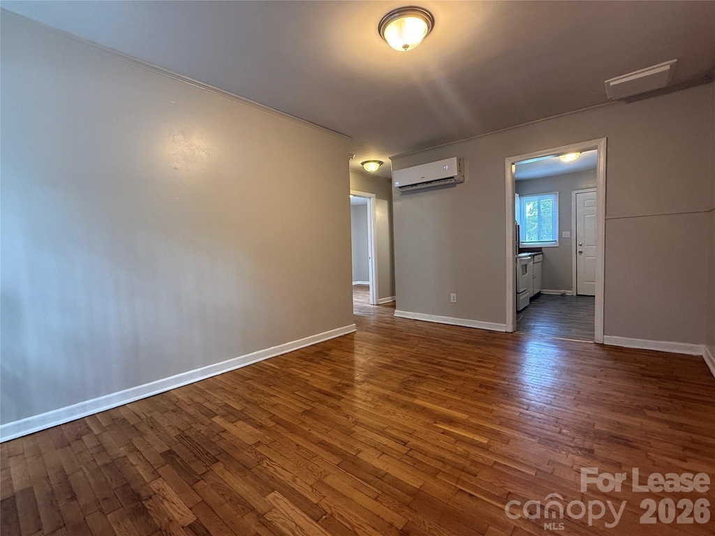 100 E Bradley Street - Photo 4
