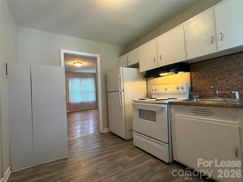 100 E Bradley Street - Photo 8