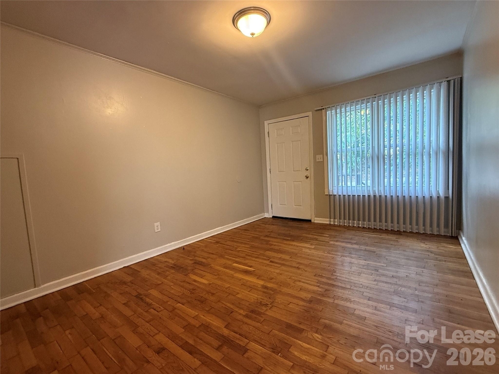 100 E Bradley Street - Photo 2