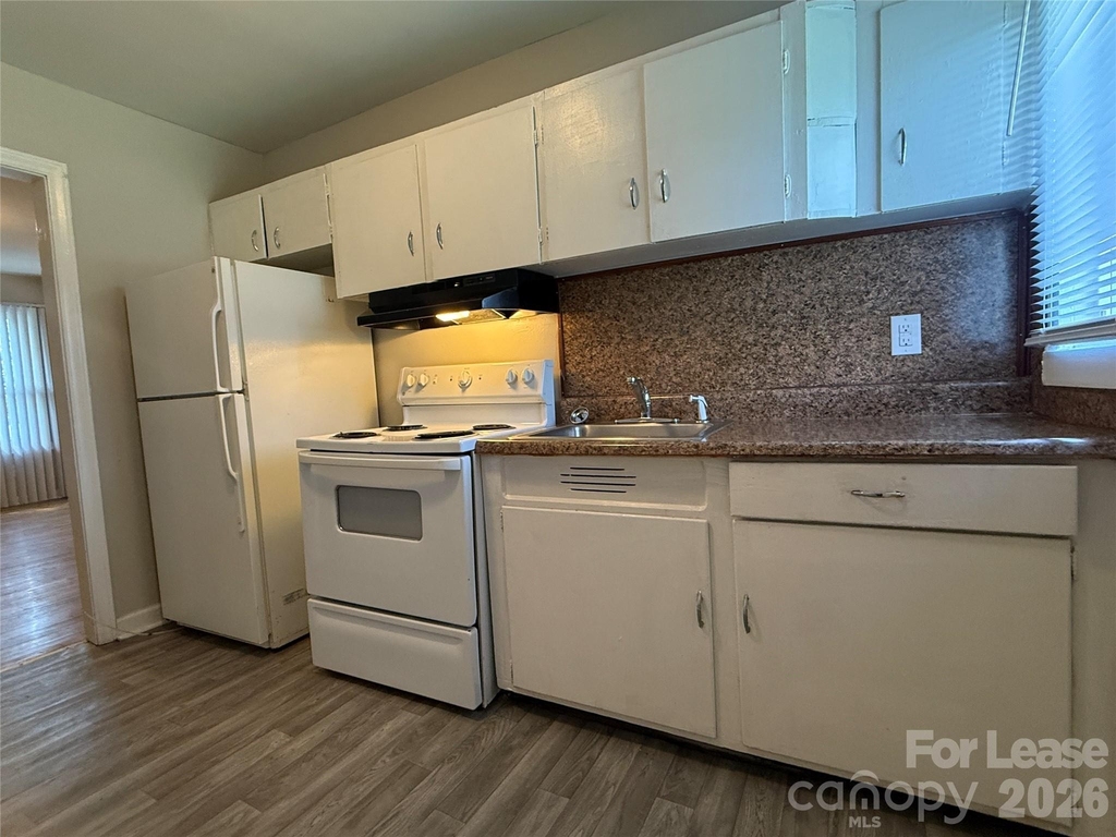 100 E Bradley Street - Photo 7