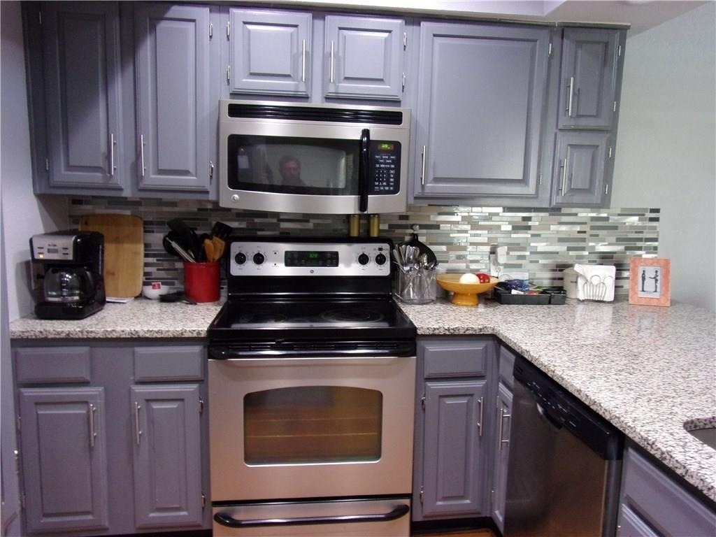 18240 Midway Road - Photo 4