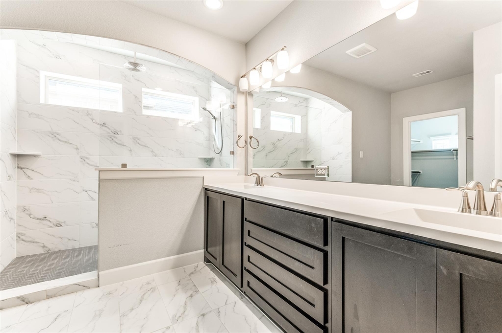 636 Courtyard Lane - Photo 5