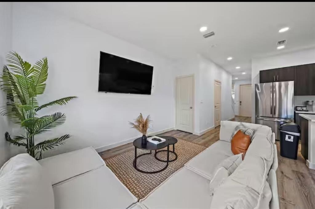 1559 W 26th Court - Photo 7