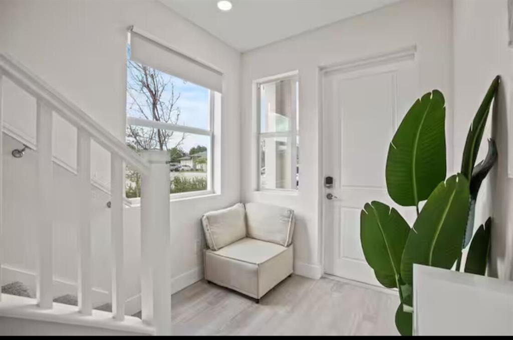 1559 W 26th Court - Photo 3