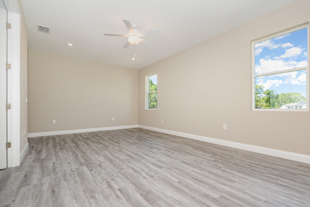 3187 Topsey Avenue Se - Photo 10