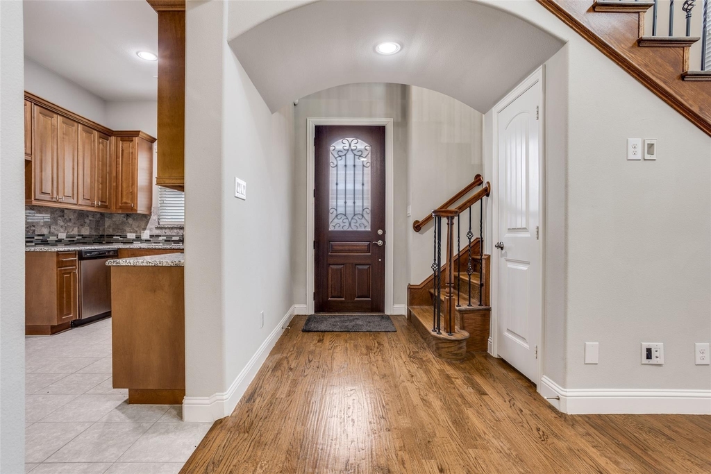 869 Rohan Drive - Photo 2