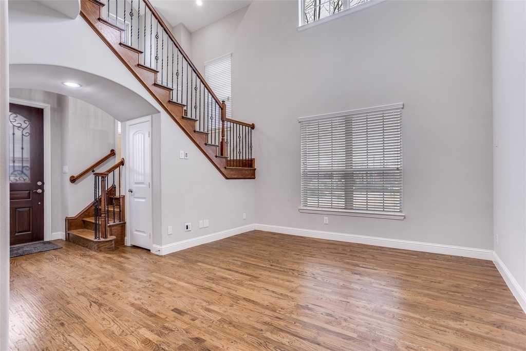 869 Rohan Drive - Photo 4
