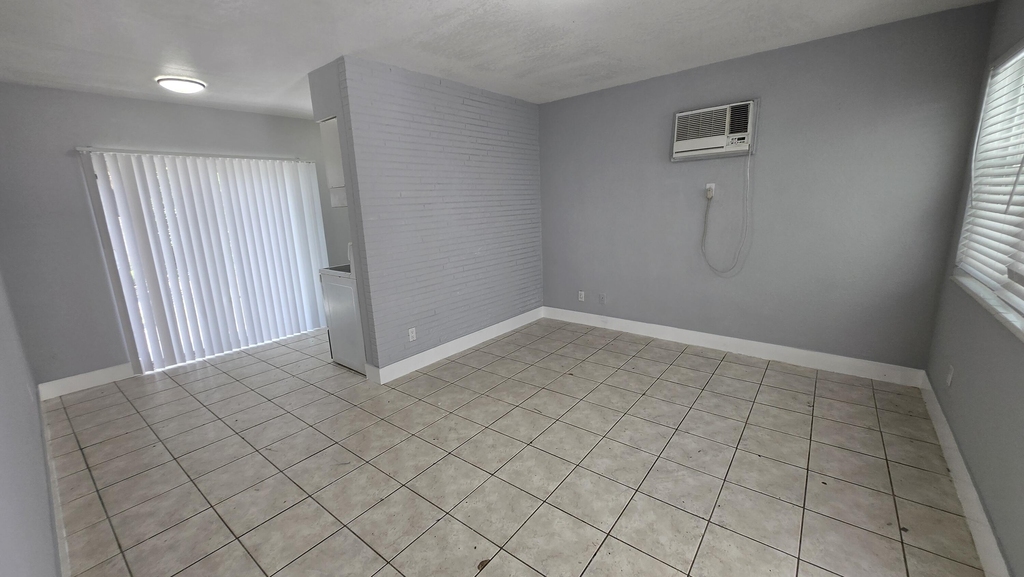 16951 Ne 18th Avenue - Photo 1