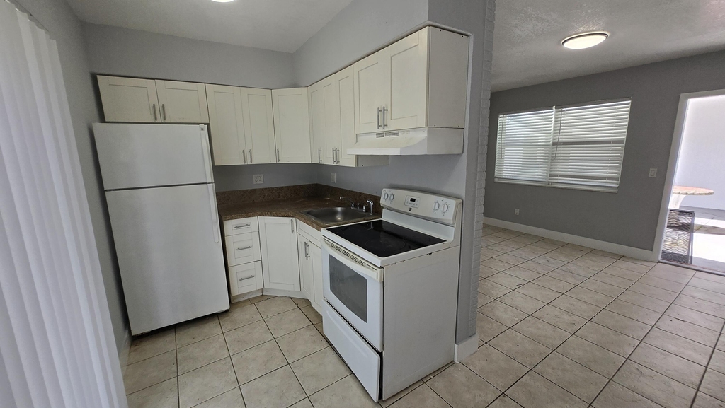 16951 Ne 18th Avenue - Photo 3