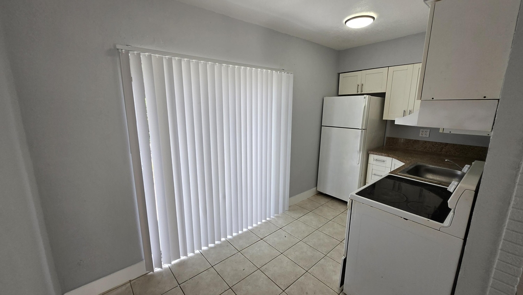 16951 Ne 18th Avenue - Photo 2