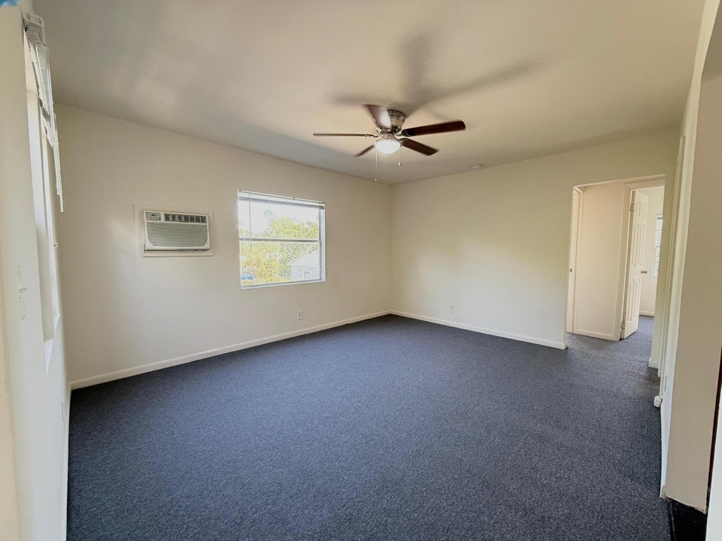 808 30th Street - Photo 2
