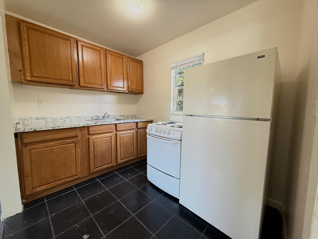 808 30th Street - Photo 6