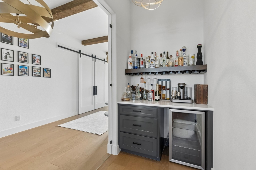 580 Neale Street - Photo 14