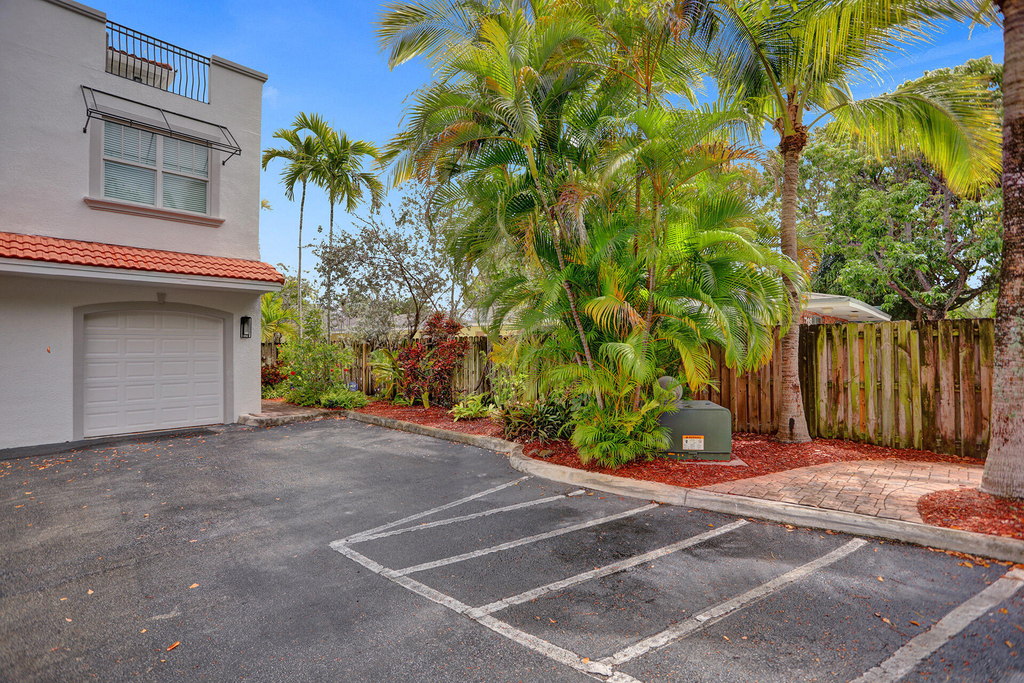 728 Ne 7th Avenue - Photo 2