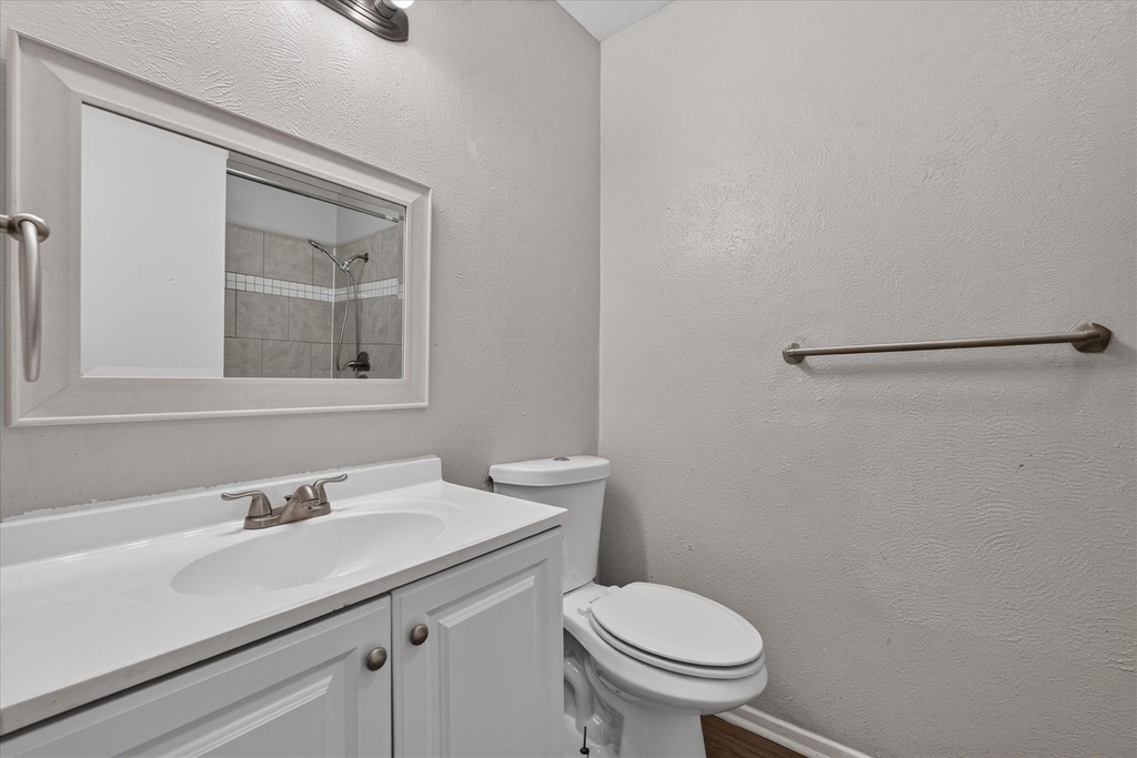 7012 Lincolnshire Lane - Photo 20
