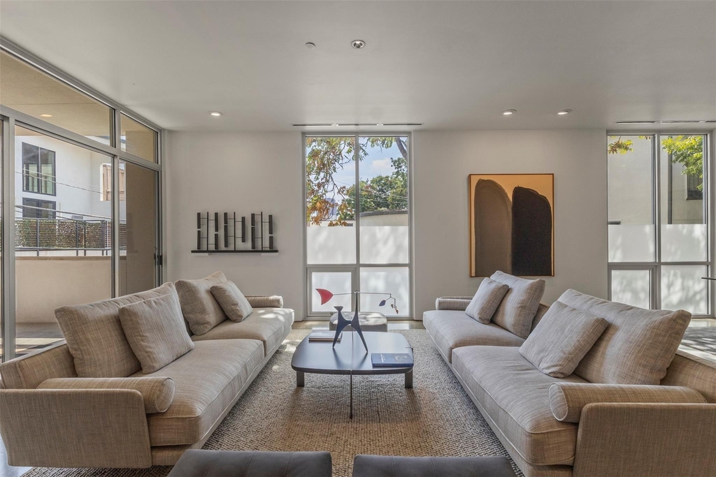 3740 Holland Avenue - Photo 3