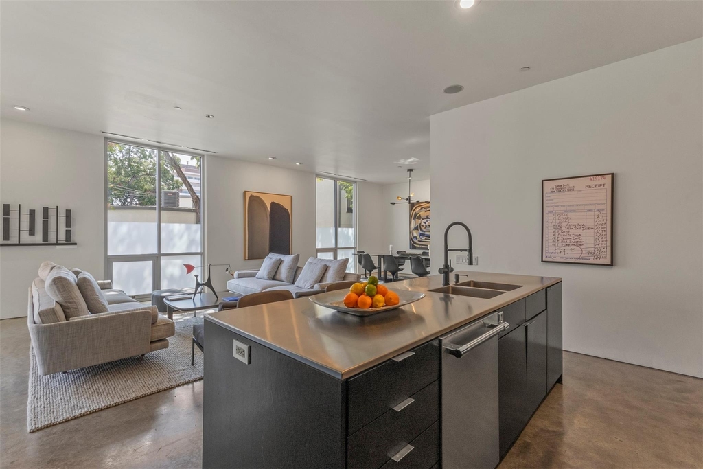 3740 Holland Avenue - Photo 4