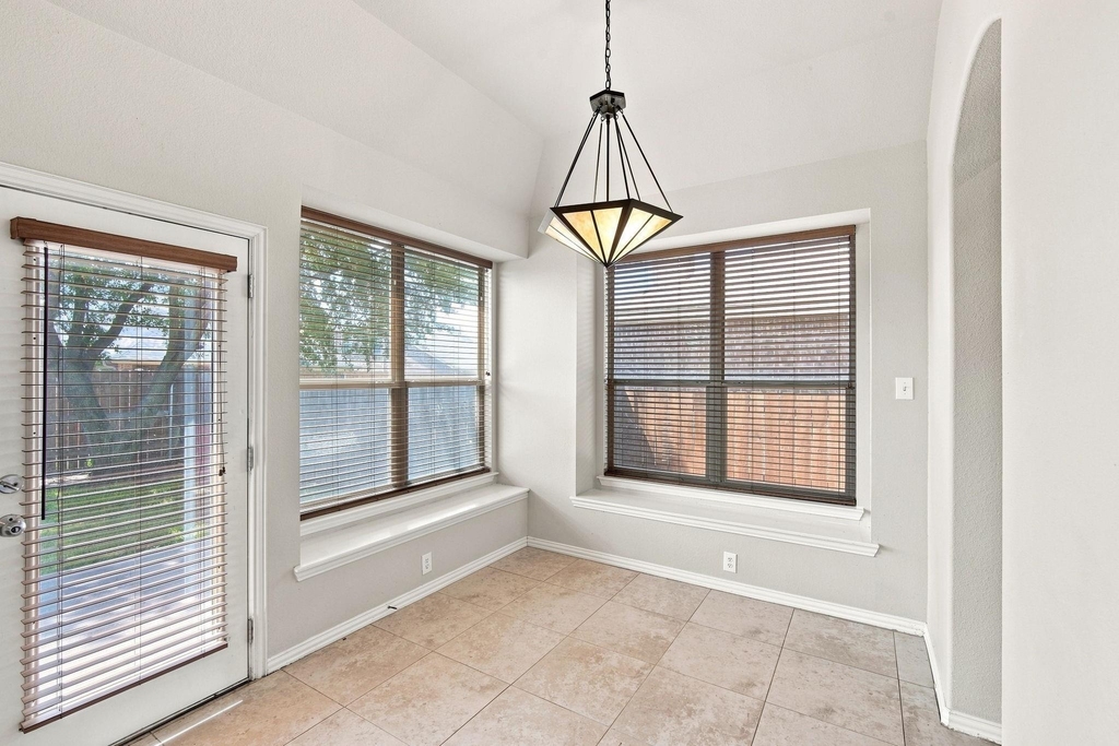 1020 Lake Hollow Drive - Photo 11