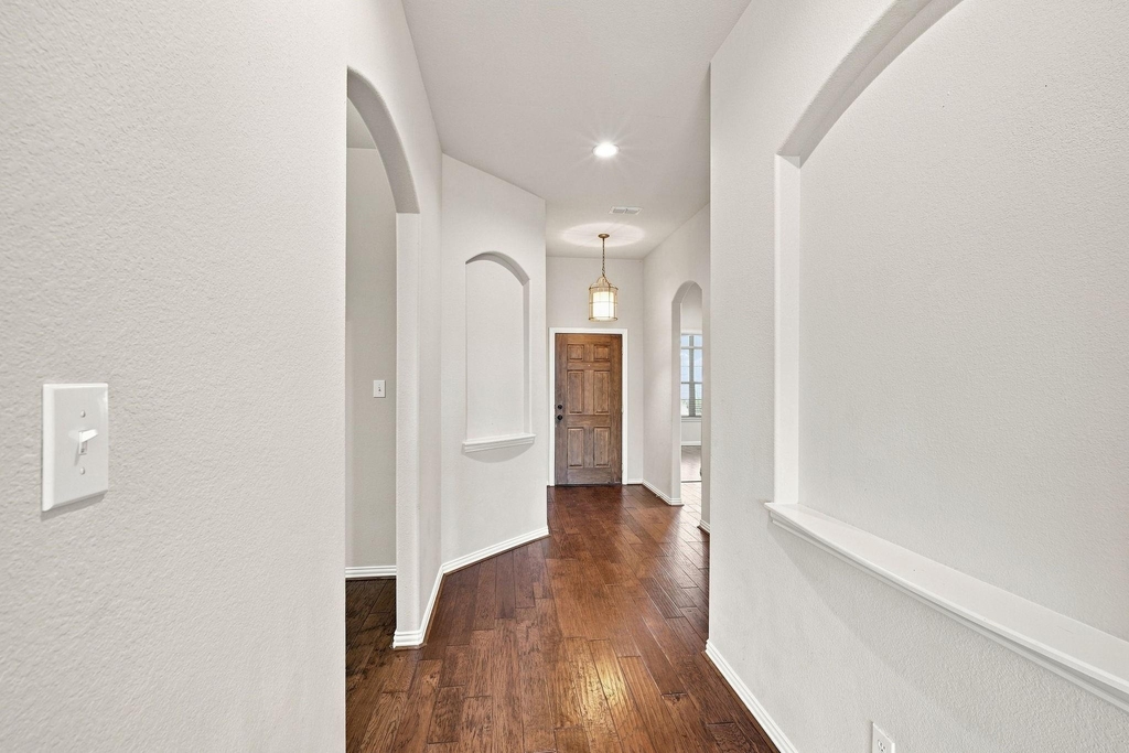 1020 Lake Hollow Drive - Photo 2