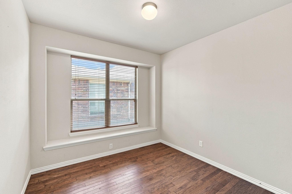 1020 Lake Hollow Drive - Photo 16