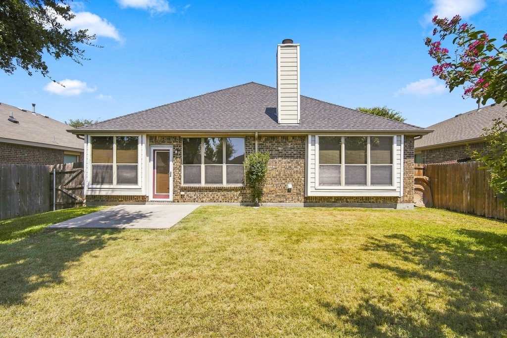 1020 Lake Hollow Drive - Photo 24