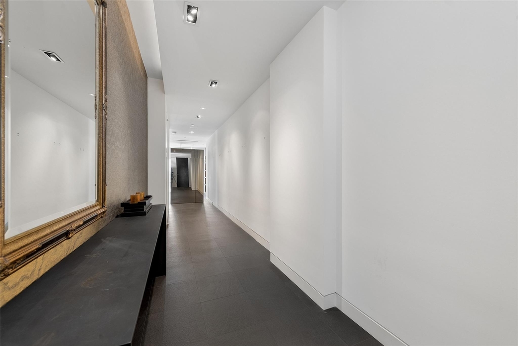 2408 Victory Park Lane - Photo 2