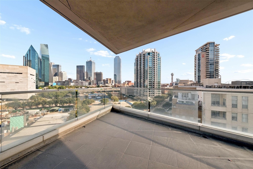 2408 Victory Park Lane - Photo 19