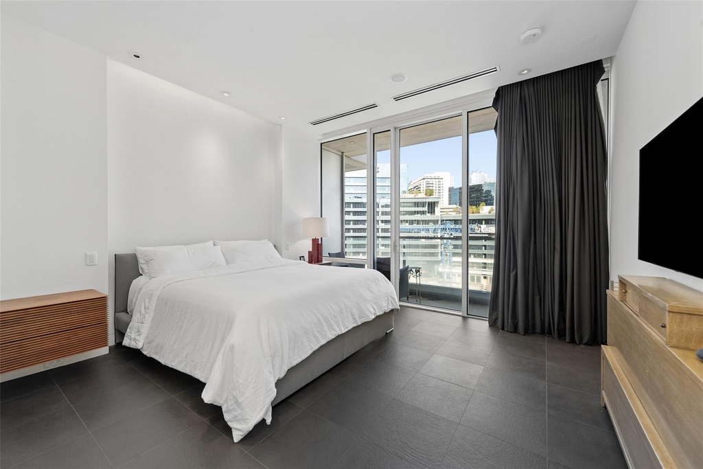 2408 Victory Park Lane - Photo 10