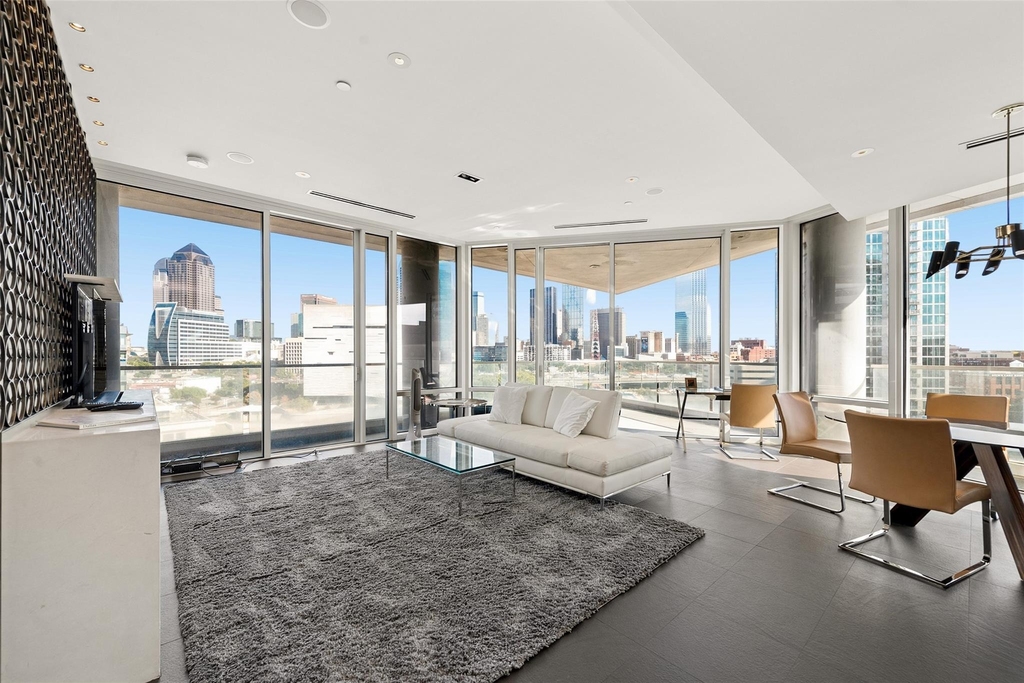 2408 Victory Park Lane - Photo 8