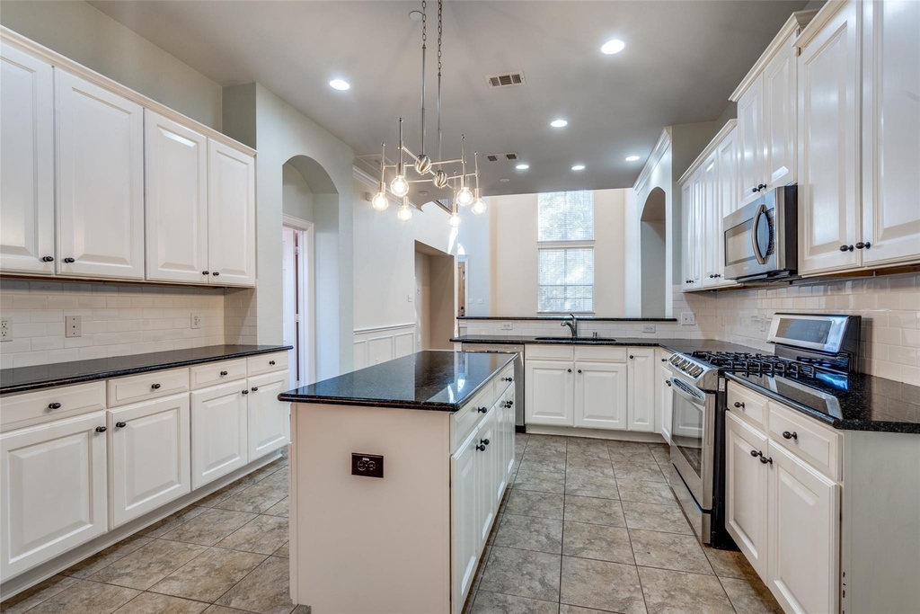 4667 Edith Street - Photo 7