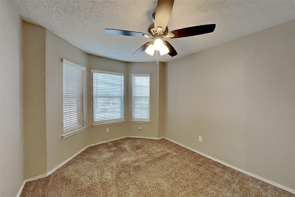 5525 Stone Meadow Lane - Photo 15