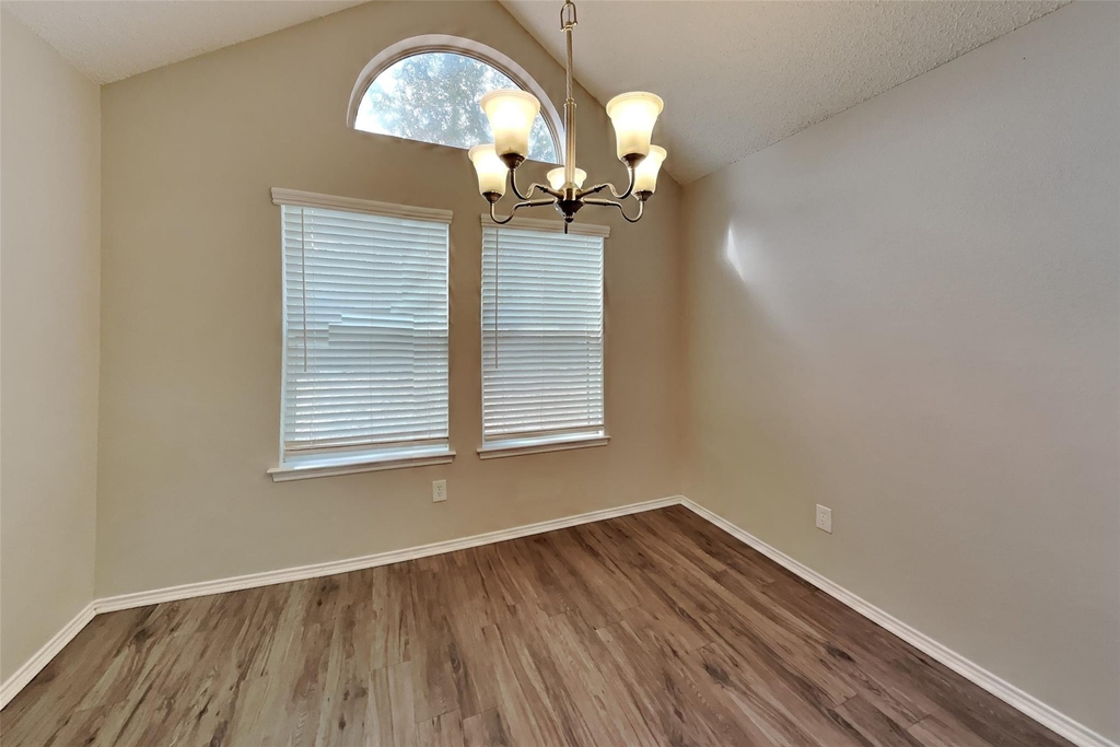 5525 Stone Meadow Lane - Photo 6