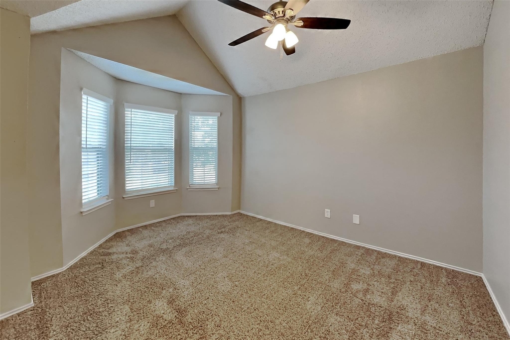 5525 Stone Meadow Lane - Photo 9