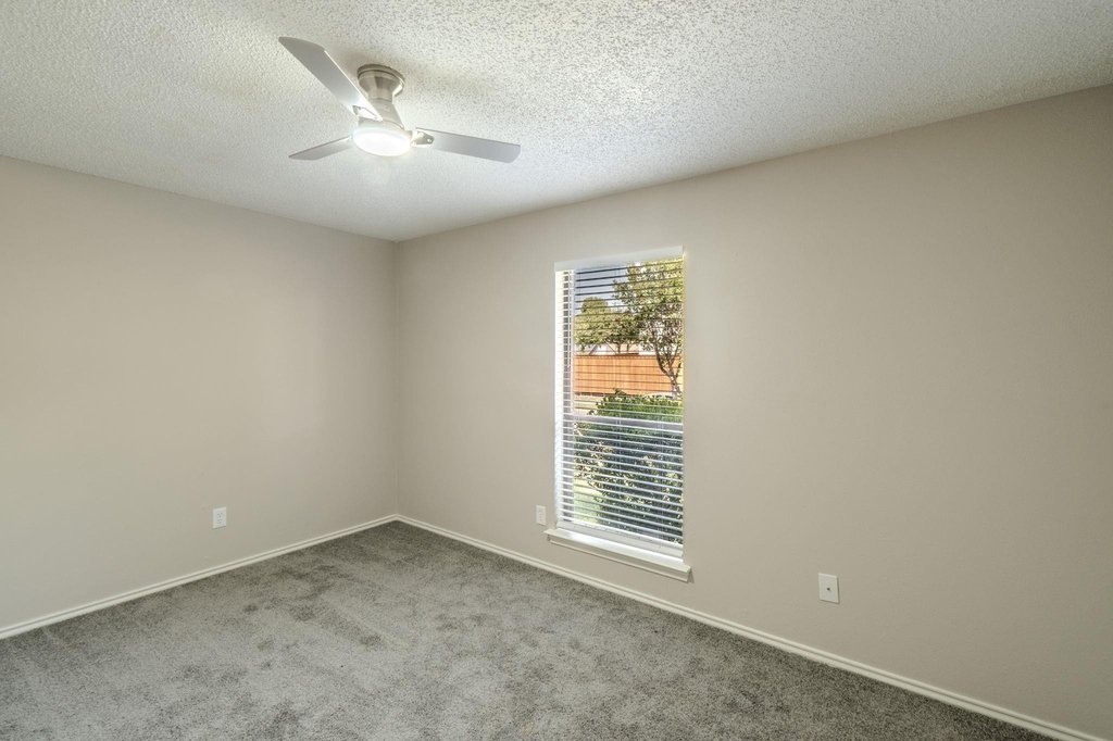 1514 Hindsdale Drive - Photo 8