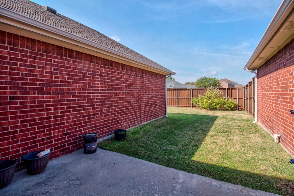 9453 Mirror Fountain Circle - Photo 25
