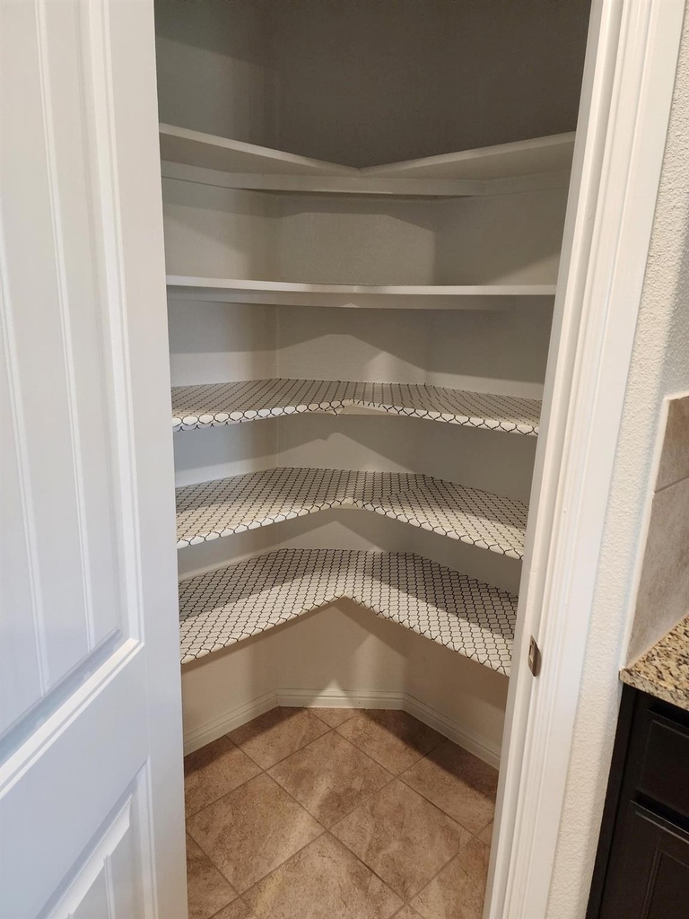 729 Watson Way - Photo 10