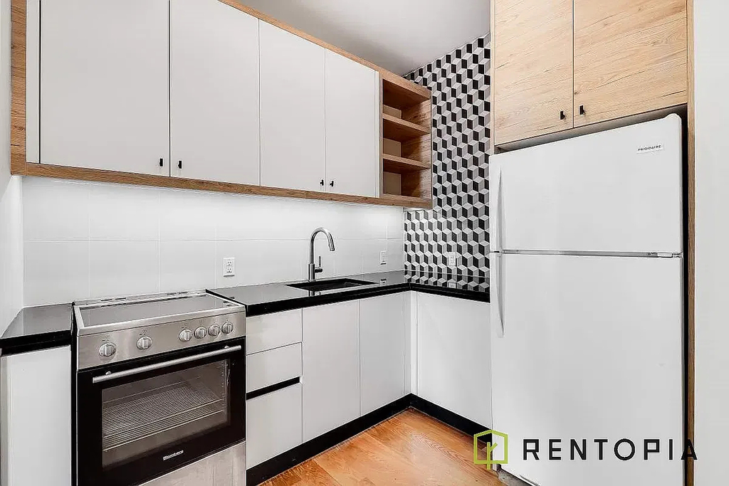 1875 Atlantic Avenue - Photo 3