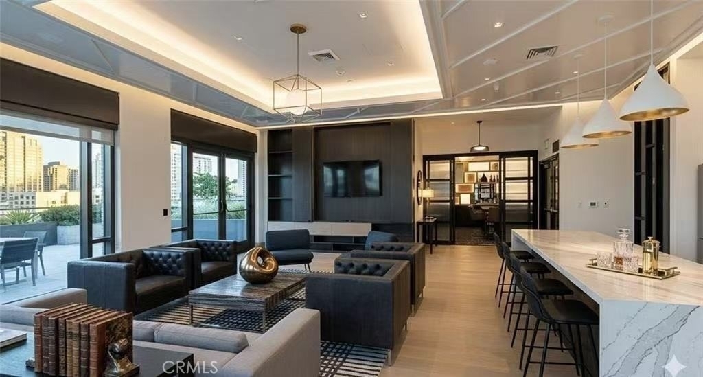 400 S Broadway - Photo 7