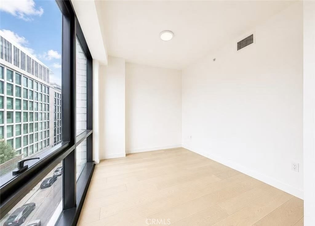 400 S Broadway - Photo 4