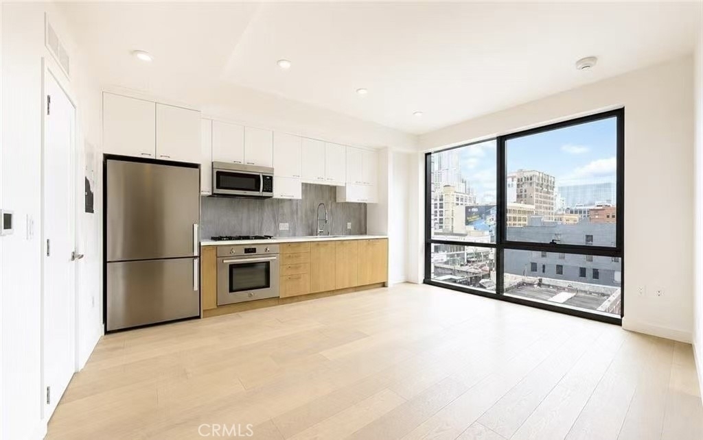 400 S Broadway - Photo 1