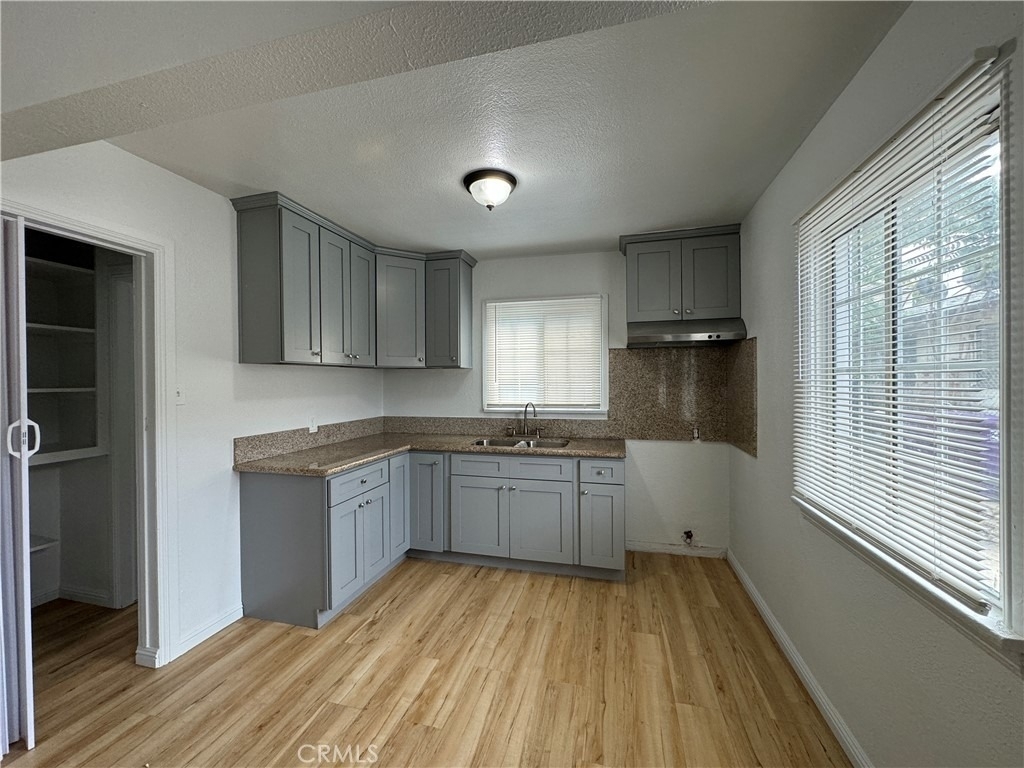 2110 Linden Avenue - Photo 2