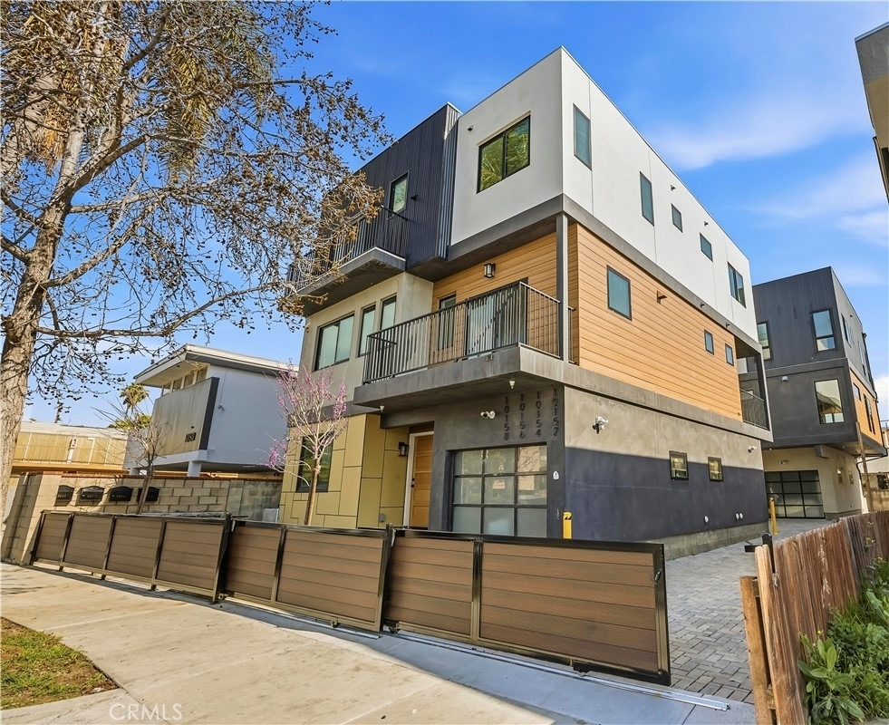 10156 Regent - Photo 2