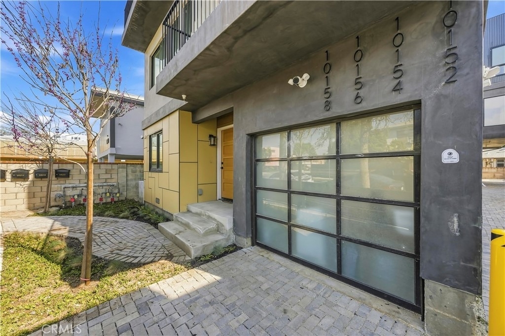 10156 Regent - Photo 3