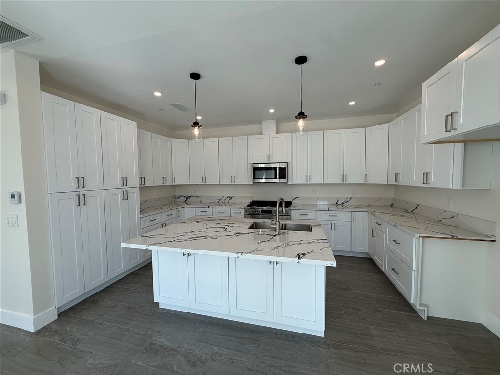 179 E 8th Street - Photo 7