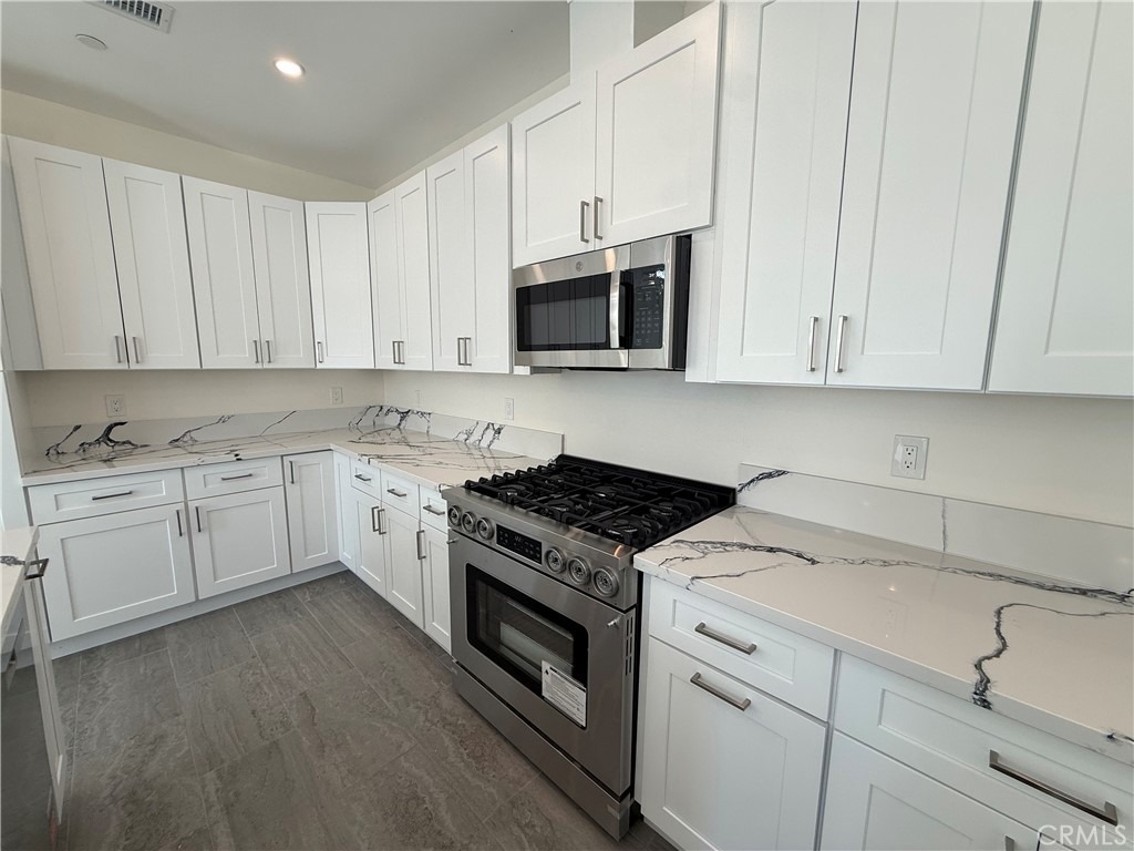 179 E 8th Street - Photo 11