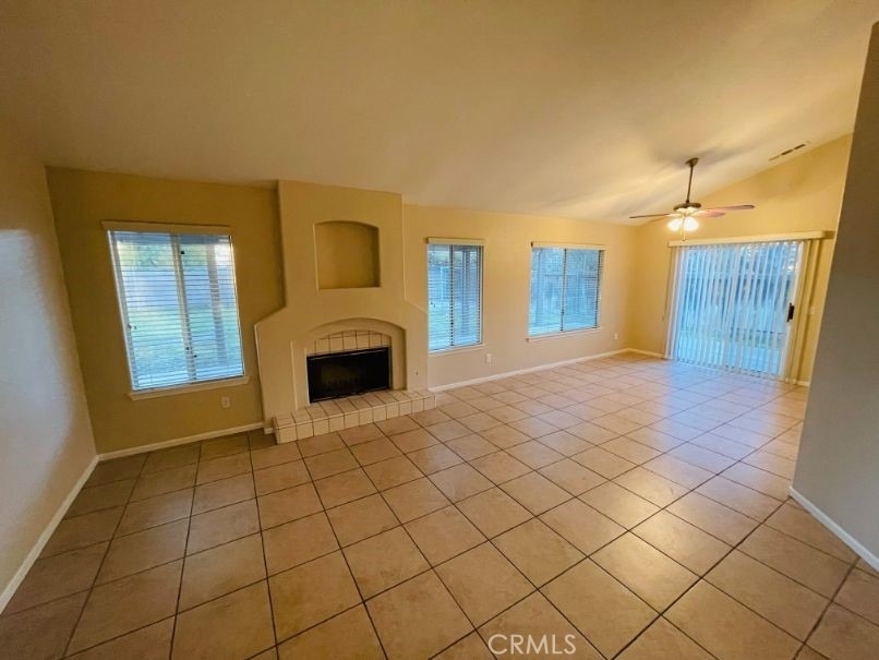 1050 Falcon Court - Photo 5